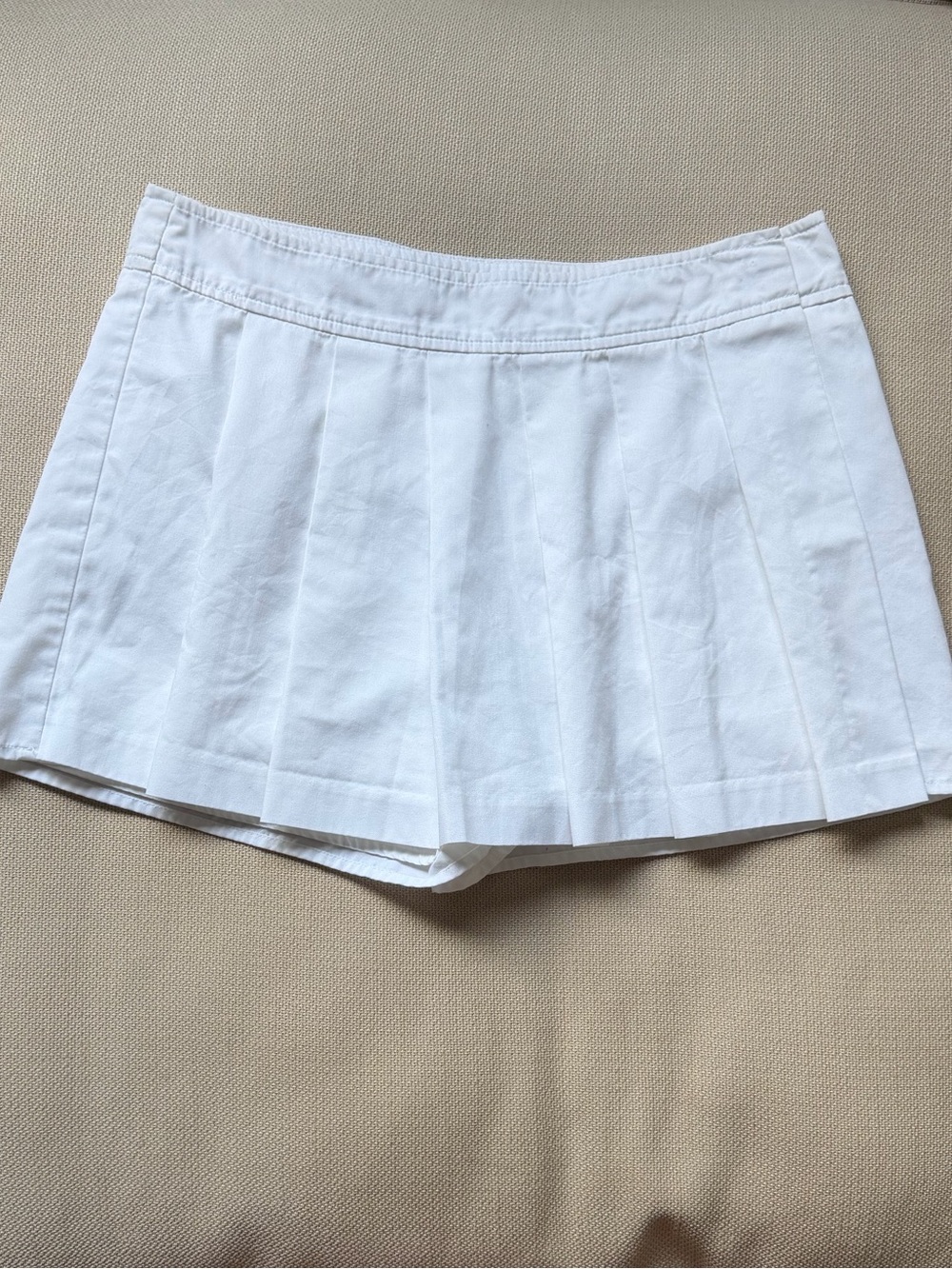 Aritzia Sunday Best white pleated mini skirt / skort
